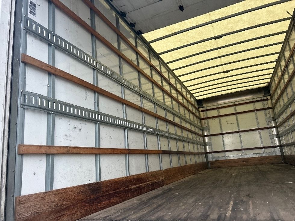 Medium Duty Box Truck-Light and Medium Duty Trucks-International-2021-MV607-Fresno-CA-219,305\n\t\tmiles-$ 48,250 - Image 11