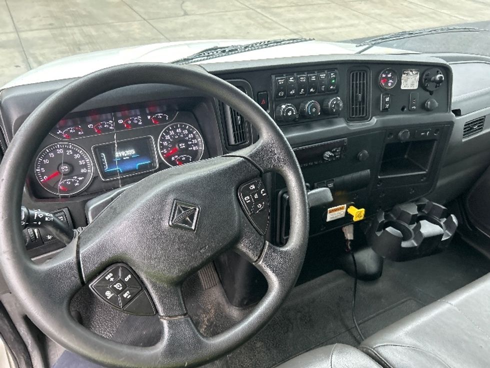 Medium Duty Box Truck-Light and Medium Duty Trucks-International-2021-MV607-Fresno-CA-219,305\n\t\tmiles-$ 48,250 - Image 17