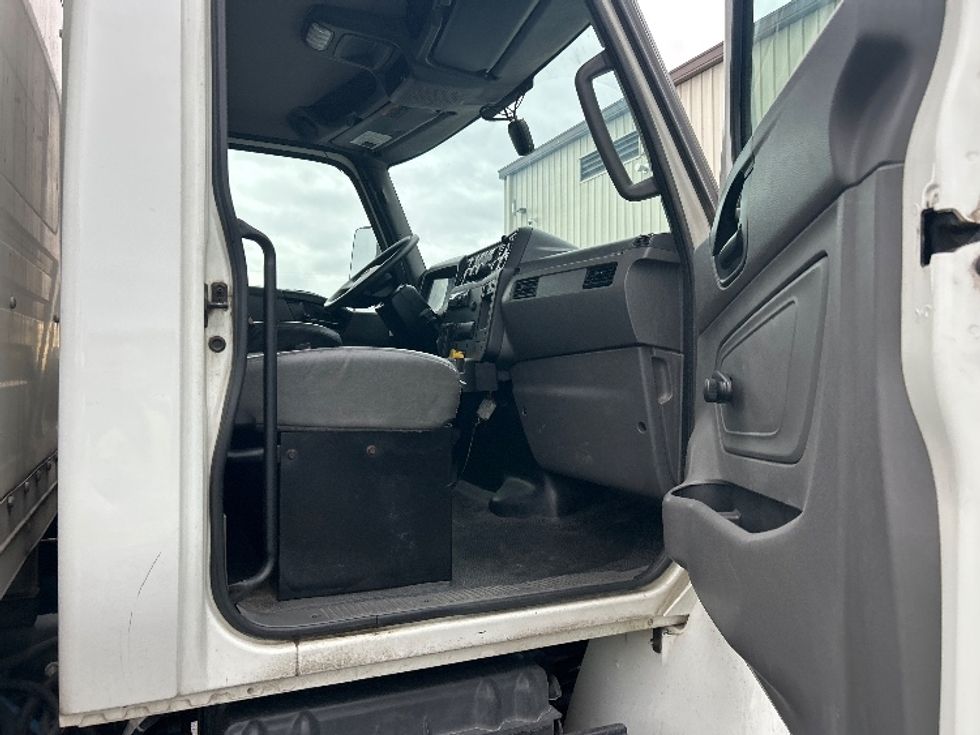 Medium Duty Box Truck-Light and Medium Duty Trucks-International-2021-MV607-Fresno-CA-219,305\n\t\tmiles-$ 48,250 - Image 19