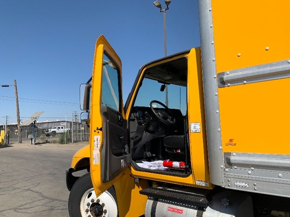 Medium Duty Box Truck-Light and Medium Duty Trucks-International-2021-MV607-Fresno-CA-229,181\n\t\tmiles-$ 38,000 - Image 16
