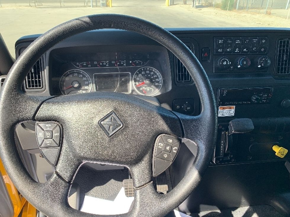Medium Duty Box Truck-Light and Medium Duty Trucks-International-2021-MV607-Fresno-CA-229,181\n\t\tmiles-$ 38,000 - Image 18