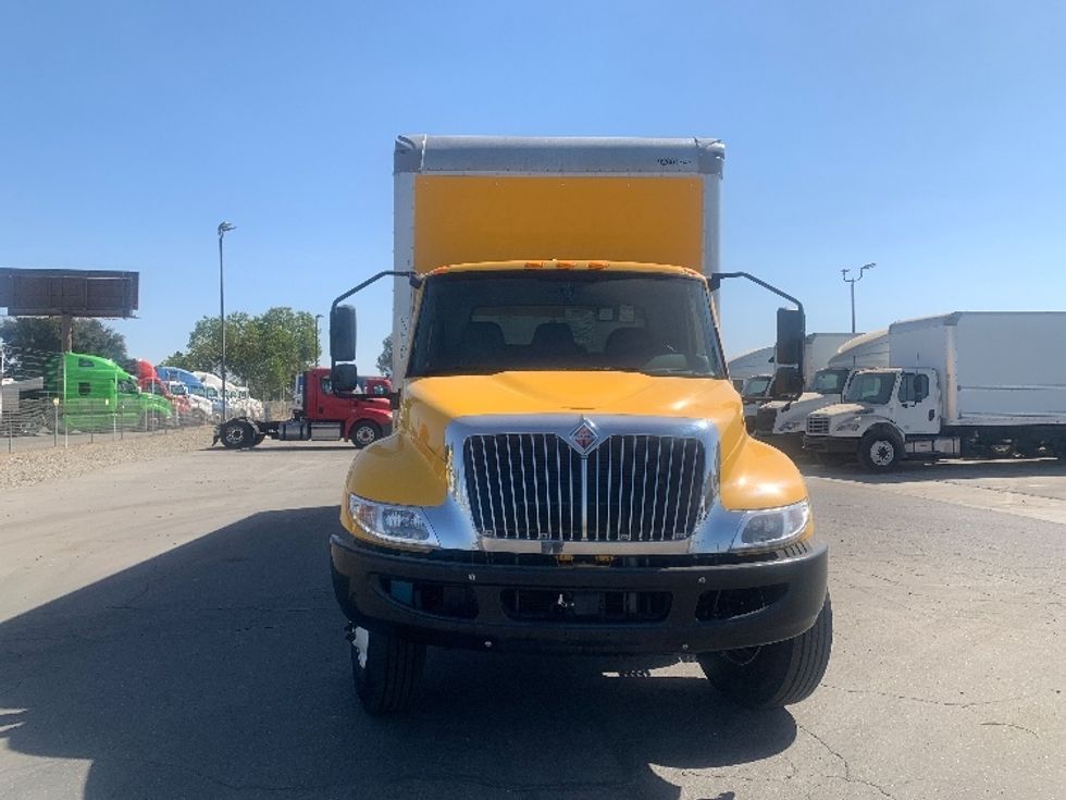 Medium Duty Box Truck-Light and Medium Duty Trucks-International-2021-MV607-Fresno-CA-229,181\n\t\tmiles-$ 38,000 - Image 2