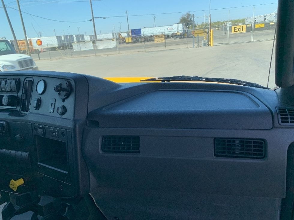 Medium Duty Box Truck-Light and Medium Duty Trucks-International-2021-MV607-Fresno-CA-229,181\n\t\tmiles-$ 38,000 - Image 21