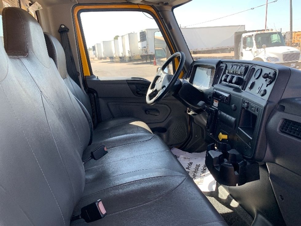 Medium Duty Box Truck-Light and Medium Duty Trucks-International-2021-MV607-Fresno-CA-229,181\n\t\tmiles-$ 38,000 - Image 22