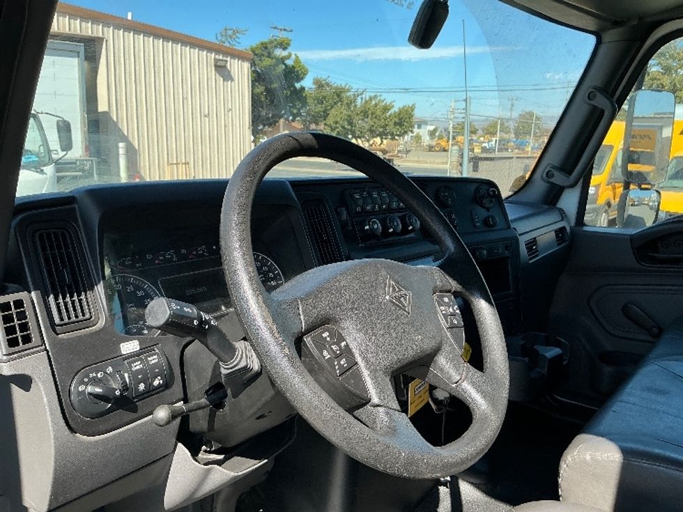 Medium Duty Box Truck-Light and Medium Duty Trucks-International-2021-MV607-Fresno-CA-236,037\n\t\tmiles-$ 44,500 - Image 17