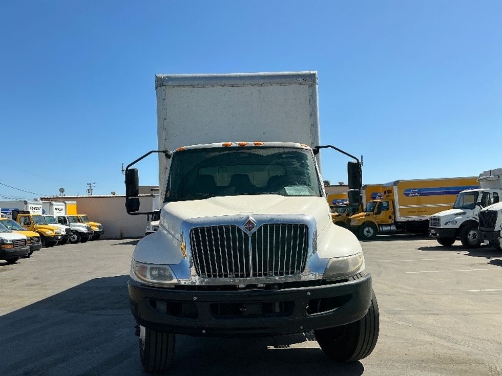 Medium Duty Box Truck-Light and Medium Duty Trucks-International-2021-MV607-Fresno-CA-236,037\n\t\tmiles-$ 44,500 - Image 2