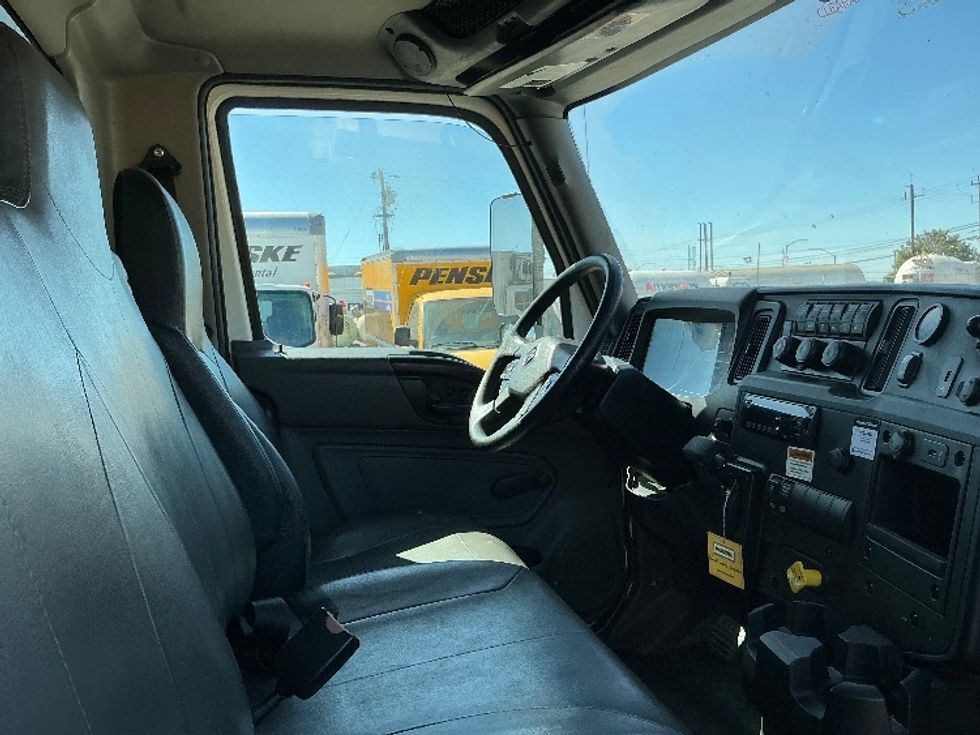 Medium Duty Box Truck-Light and Medium Duty Trucks-International-2021-MV607-Fresno-CA-236,037\n\t\tmiles-$ 44,500 - Image 22