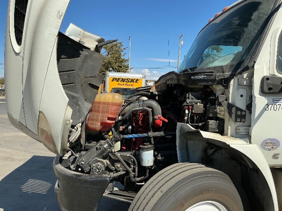 Medium Duty Box Truck-Light and Medium Duty Trucks-International-2021-MV607-Fresno-CA-236,037\n\t\tmiles-$ 44,500 - Image 24