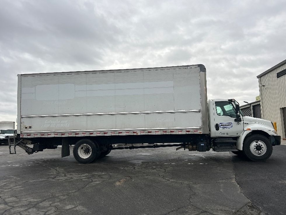Medium Duty Box Truck-Light and Medium Duty Trucks-International-2021-MV607-Fresno-CA-237,549\n\t\tmiles-$ 51,000 - Image 15