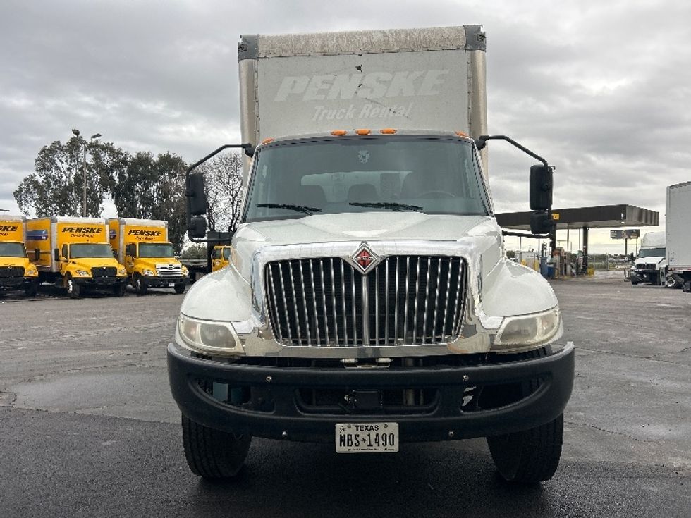 Medium Duty Box Truck-Light and Medium Duty Trucks-International-2021-MV607-Fresno-CA-237,549\n\t\tmiles-$ 51,000 - Image 2