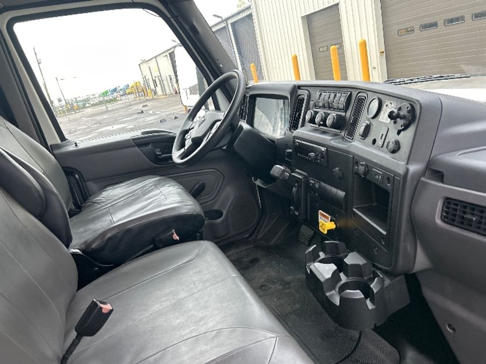 Medium Duty Box Truck-Light and Medium Duty Trucks-International-2021-MV607-Fresno-CA-237,549\n\t\tmiles-$ 51,000 - Image 20
