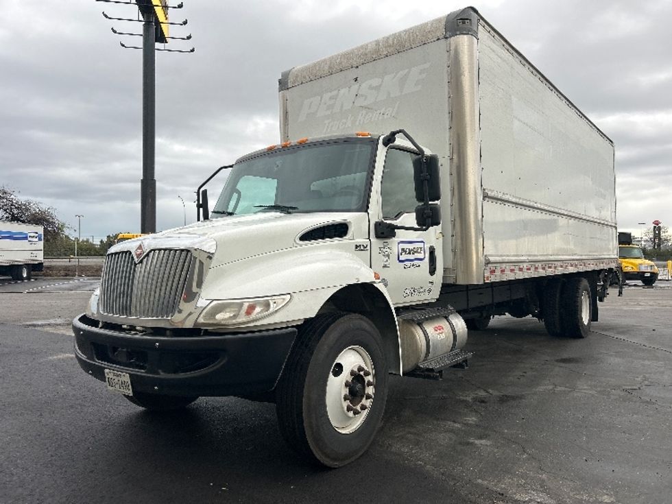 Medium Duty Box Truck-Light and Medium Duty Trucks-International-2021-MV607-Fresno-CA-237,549\n\t\tmiles-$ 51,000 - Image 3