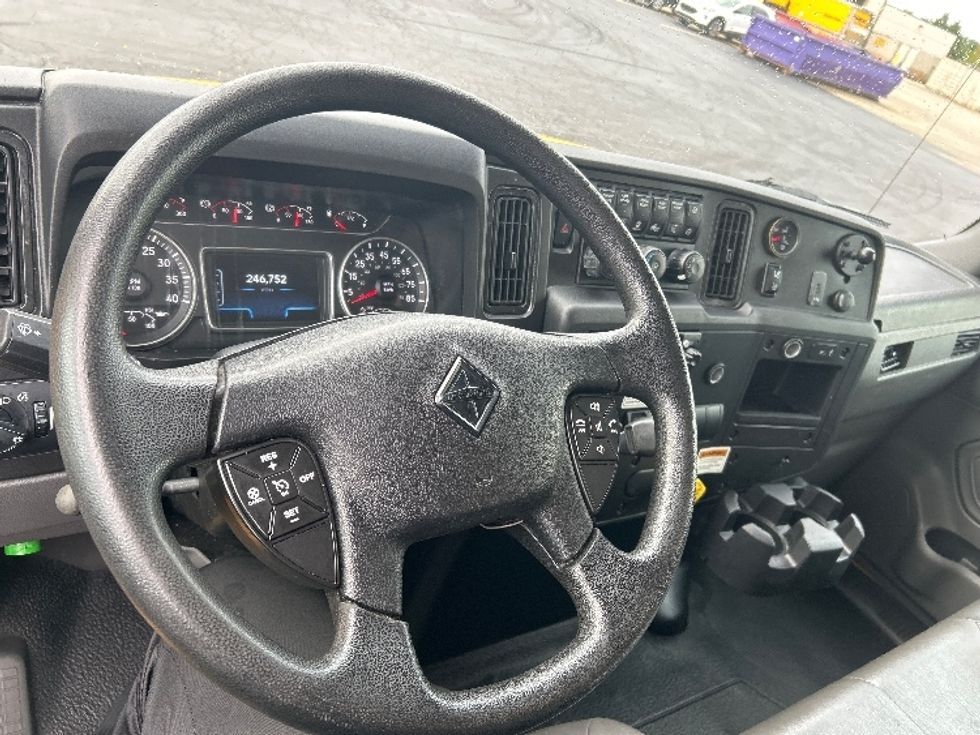 Medium Duty Box Truck-Light and Medium Duty Trucks-International-2021-MV607-Gahanna-OH-246,753\n\t\tmiles-$ 36,750 - Image 17