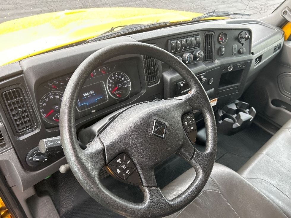 Medium Duty Box Truck-Light and Medium Duty Trucks-International-2021-MV607-Gahanna-OH-246,753\n\t\tmiles-$ 36,750 - Image 18