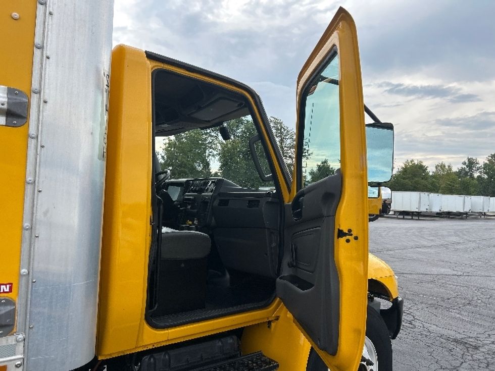 Medium Duty Box Truck-Light and Medium Duty Trucks-International-2021-MV607-Gahanna-OH-246,753\n\t\tmiles-$ 36,750 - Image 20