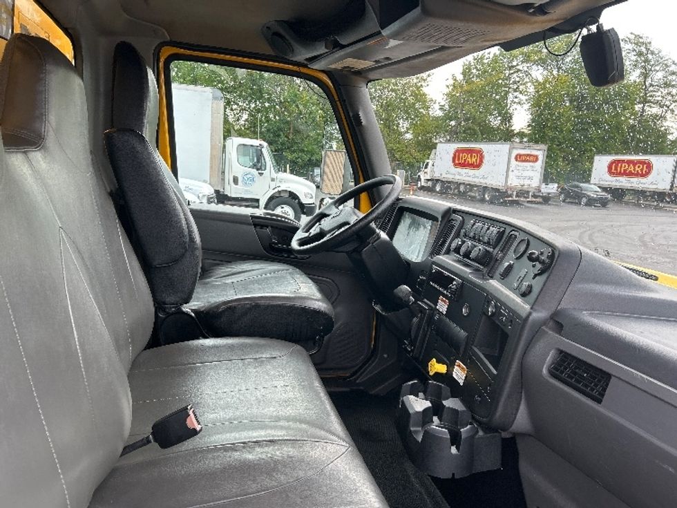 Medium Duty Box Truck-Light and Medium Duty Trucks-International-2021-MV607-Gahanna-OH-246,753\n\t\tmiles-$ 36,750 - Image 22