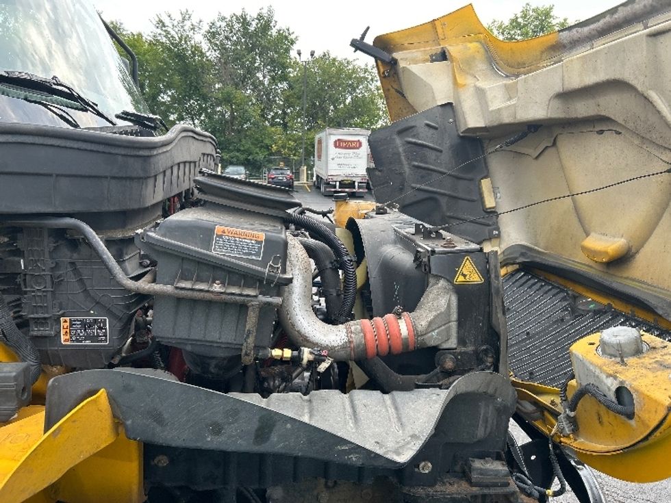 Medium Duty Box Truck-Light and Medium Duty Trucks-International-2021-MV607-Gahanna-OH-246,753\n\t\tmiles-$ 36,750 - Image 23