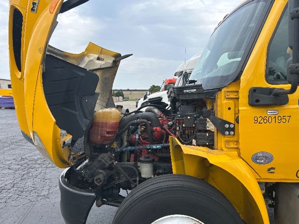 Medium Duty Box Truck-Light and Medium Duty Trucks-International-2021-MV607-Gahanna-OH-246,753\n\t\tmiles-$ 36,750 - Image 24