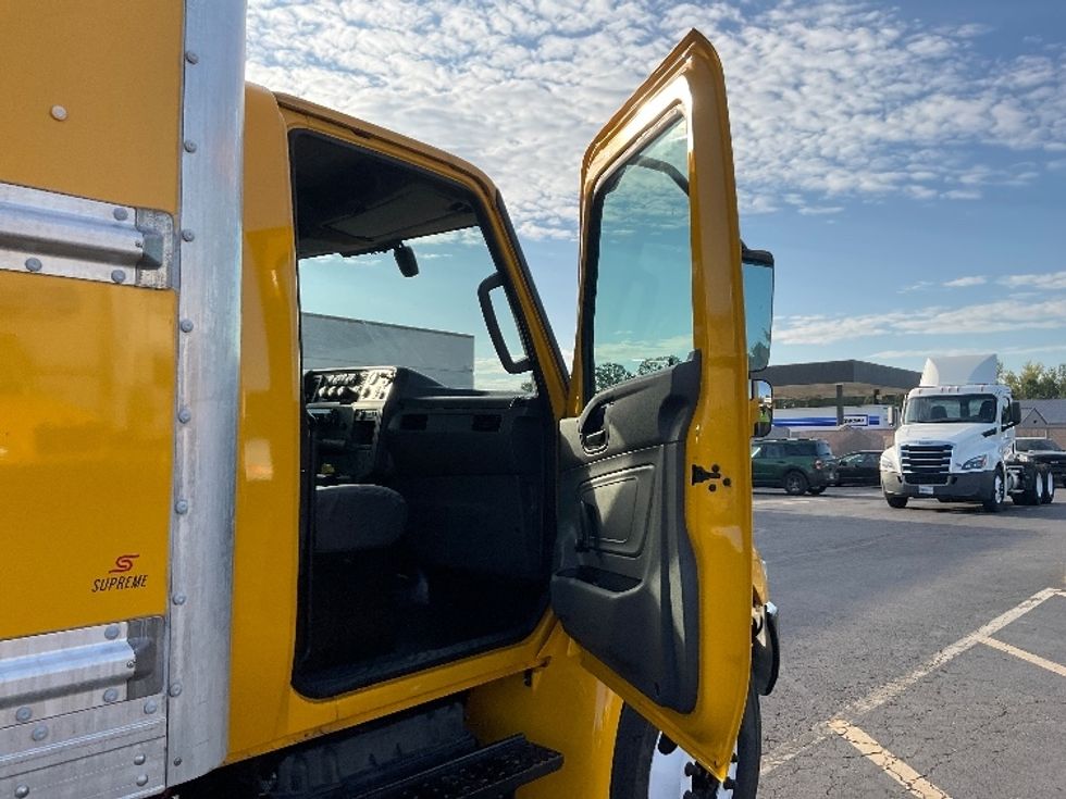 Medium Duty Box Truck-Light and Medium Duty Trucks-International-2021-MV607-Gahanna-OH-250,353\n\t\tmiles-$ 32,250 - Image 20