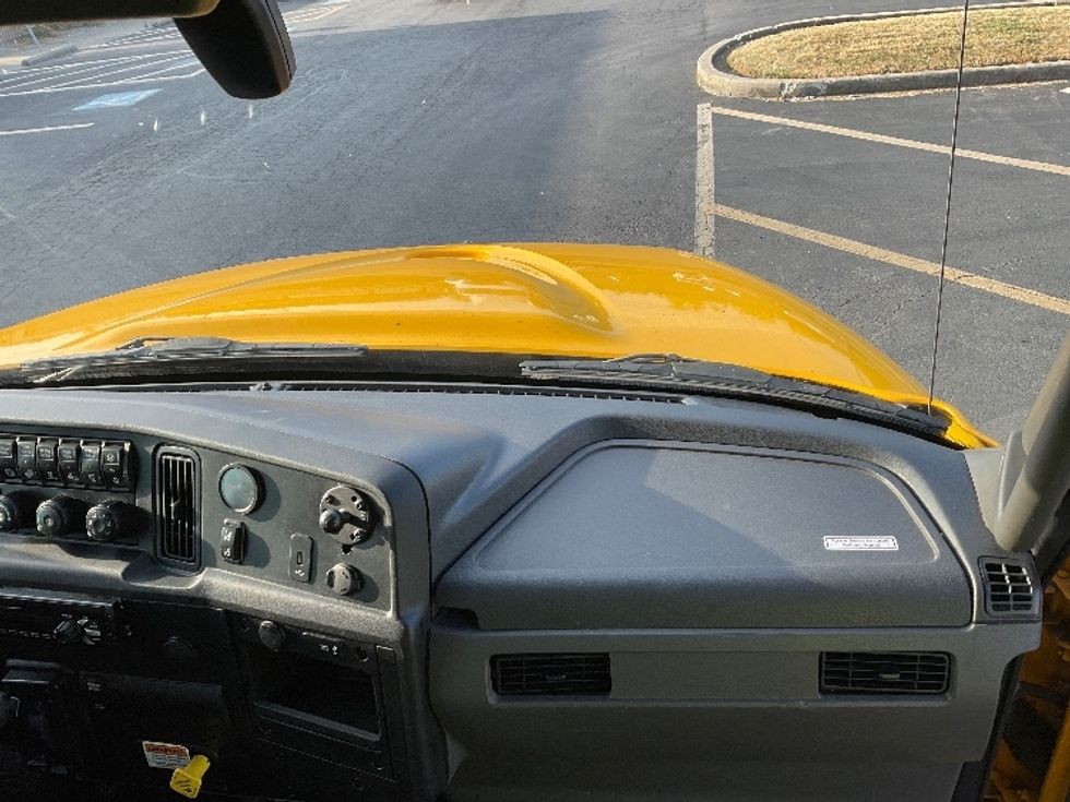 Medium Duty Box Truck-Light and Medium Duty Trucks-International-2021-MV607-Gahanna-OH-250,353\n\t\tmiles-$ 32,250 - Image 21