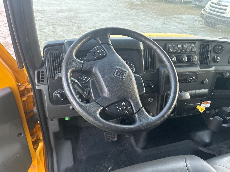 Medium Duty Box Truck-Light and Medium Duty Trucks-International-2021-MV607-Garden City-GA-166,233\n\t\tmiles-$ 38,250 - Image 18