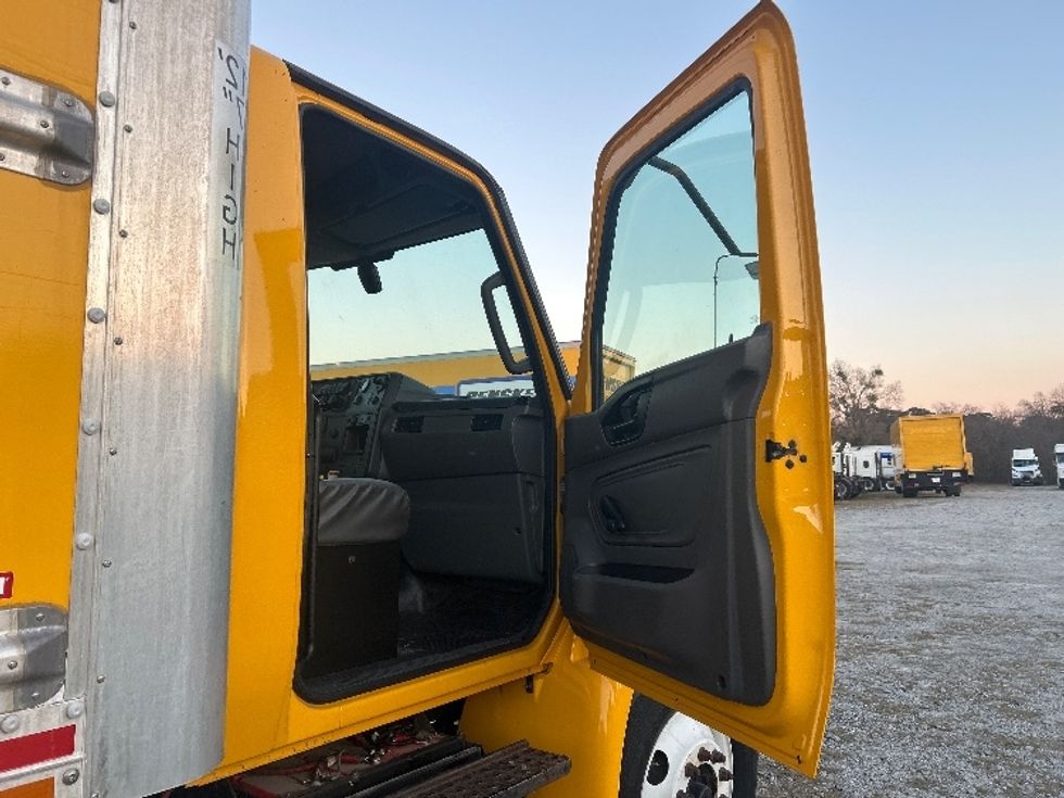 Medium Duty Box Truck-Light and Medium Duty Trucks-International-2021-MV607-Garden City-GA-166,233\n\t\tmiles-$ 38,250 - Image 20