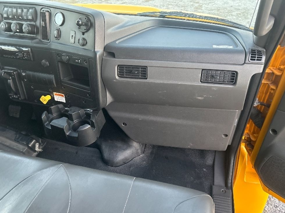 Medium Duty Box Truck-Light and Medium Duty Trucks-International-2021-MV607-Garden City-GA-166,233\n\t\tmiles-$ 38,250 - Image 21