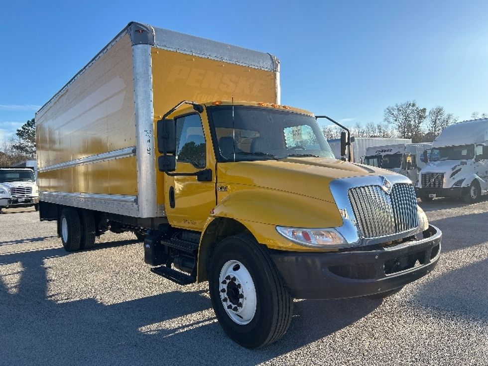Medium Duty Box Truck-Light and Medium Duty Trucks-International-2021-MV607-Garden City-GA-203,017\n\t\tmiles-$ 43,000 - Image 1