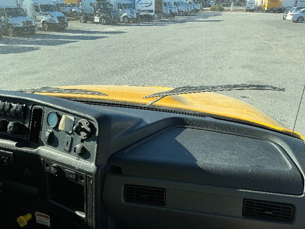 Medium Duty Box Truck-Light and Medium Duty Trucks-International-2021-MV607-Garden City-GA-210,746\n\t\tmiles-$ 41,750 - Image 19