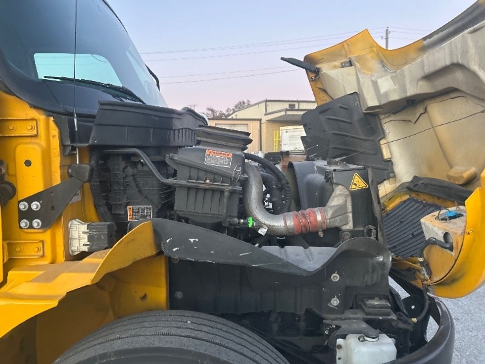 Medium Duty Box Truck-Light and Medium Duty Trucks-International-2021-MV607-Garden City-GA-220,979\n\t\tmiles-$ 40,250 - Image 22