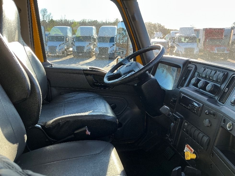 Medium Duty Box Truck-Light and Medium Duty Trucks-International-2021-MV607-Garden City-GA-246,890\n\t\tmiles-$ 34,500 - Image 21