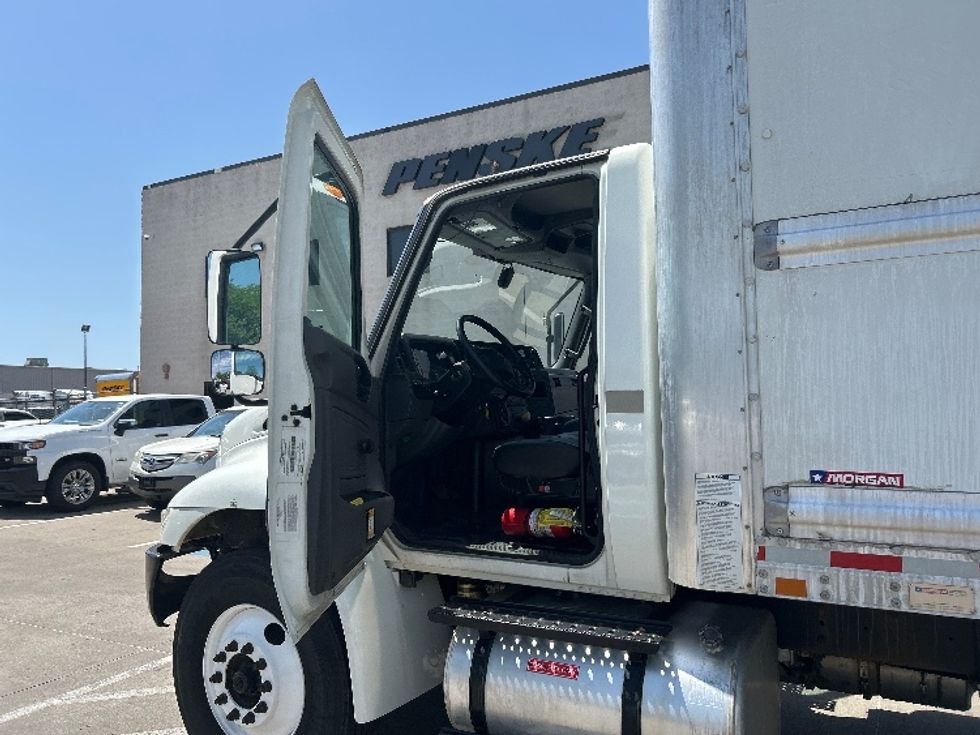 Medium Duty Box Truck-Light and Medium Duty Trucks-International-2021-MV607-Garland-TX-124,812\n\t\tmiles-$ 70,250 - Image 16