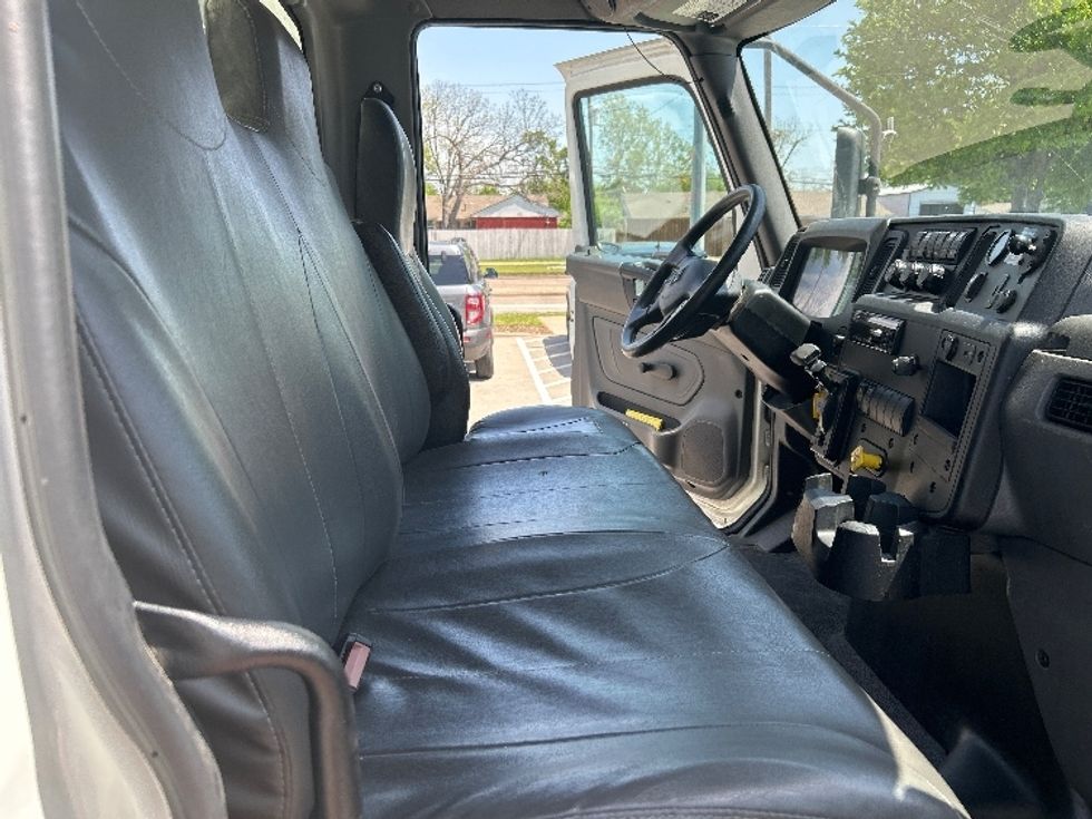 Medium Duty Box Truck-Light and Medium Duty Trucks-International-2021-MV607-Garland-TX-124,812\n\t\tmiles-$ 70,250 - Image 22