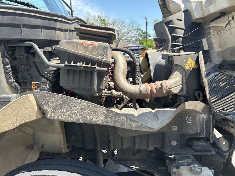 Medium Duty Box Truck-Light and Medium Duty Trucks-International-2021-MV607-Garland-TX-124,812\n\t\tmiles-$ 70,250 - Image 23