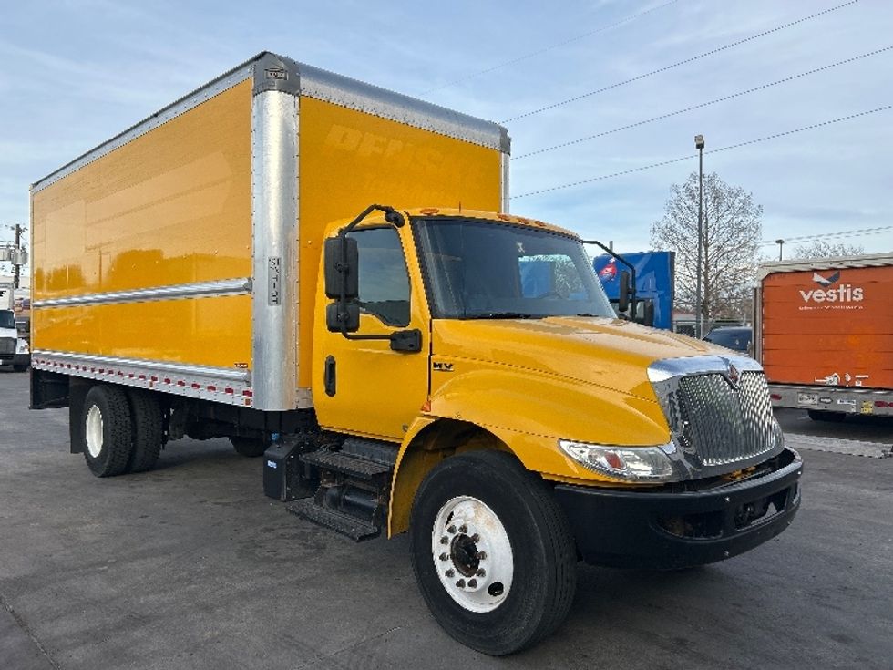 Medium Duty Box Truck-Light and Medium Duty Trucks-International-2021-MV607-Garland-TX-166,898\n\t\tmiles-$ 40,750 - Image 1