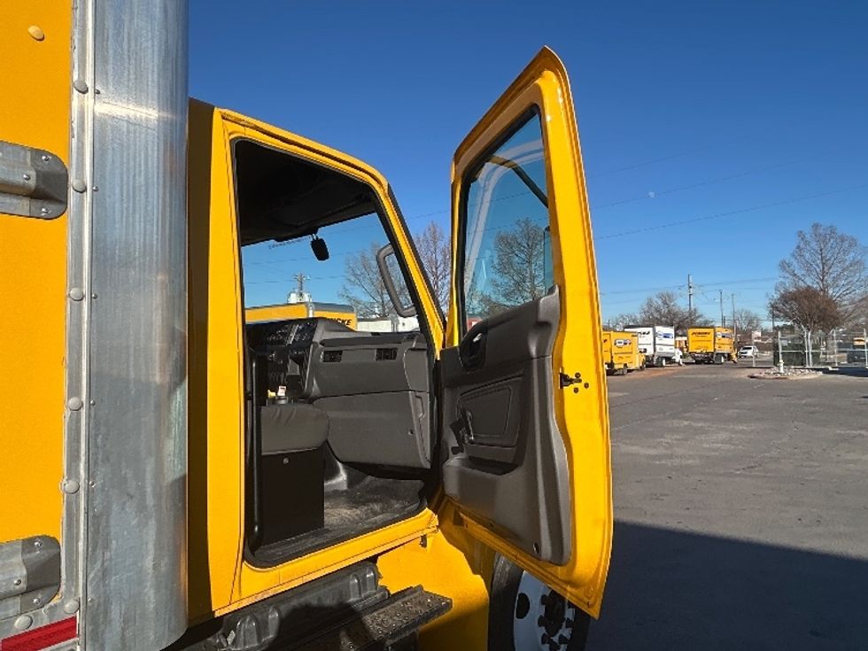 Medium Duty Box Truck-Light and Medium Duty Trucks-International-2021-MV607-Garland-TX-191,986\n\t\tmiles-$ 43,500 - Image 20