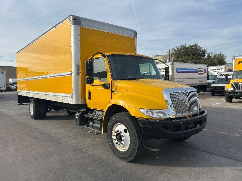 Medium Duty Box Truck-Light and Medium Duty Trucks-International-2021-MV607-Garland-TX-199,195\n\t\tmiles-$ 42,500 - Image 1