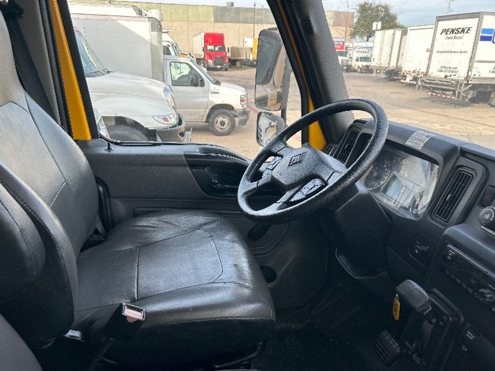 Medium Duty Box Truck-Light and Medium Duty Trucks-International-2021-MV607-Garland-TX-199,195\n\t\tmiles-$ 42,500 - Image 22