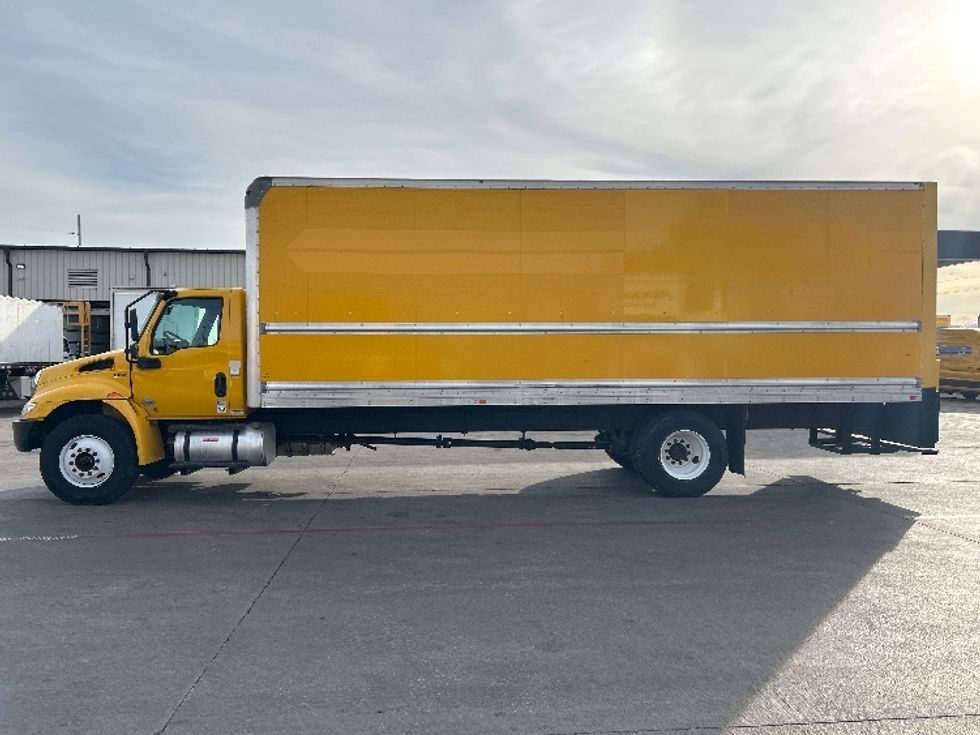 Medium Duty Box Truck-Light and Medium Duty Trucks-International-2021-MV607-Garland-TX-199,195\n\t\tmiles-$ 42,500 - Image 4