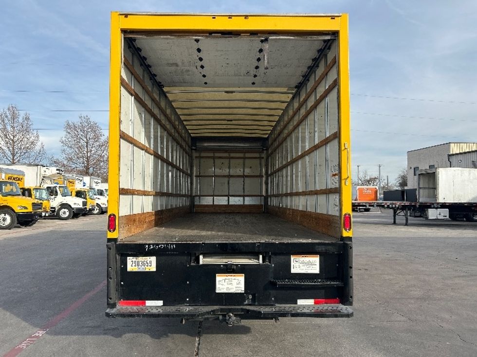 Medium Duty Box Truck-Light and Medium Duty Trucks-International-2021-MV607-Garland-TX-199,195\n\t\tmiles-$ 42,500 - Image 9