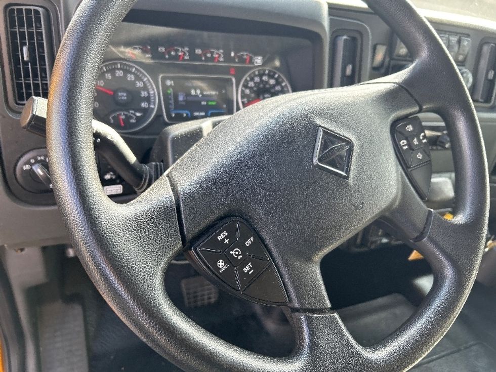 Medium Duty Box Truck-Light and Medium Duty Trucks-International-2021-MV607-Garland-TX-200,069\n\t\tmiles-$ 42,250 - Image 17