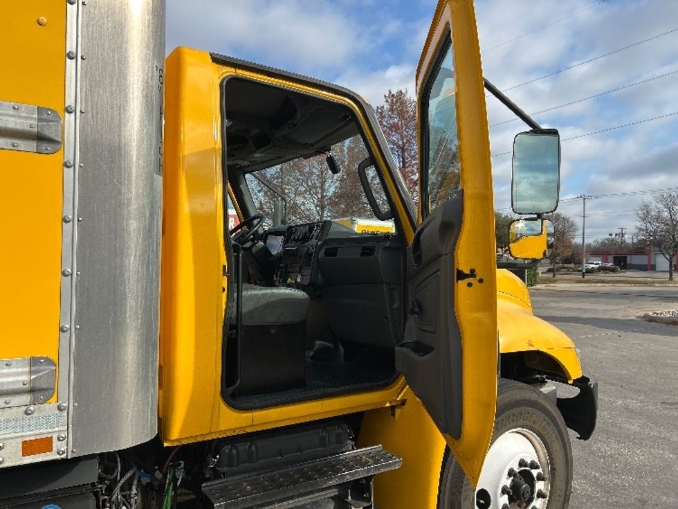 Medium Duty Box Truck-Light and Medium Duty Trucks-International-2021-MV607-Garland-TX-200,069\n\t\tmiles-$ 42,250 - Image 20