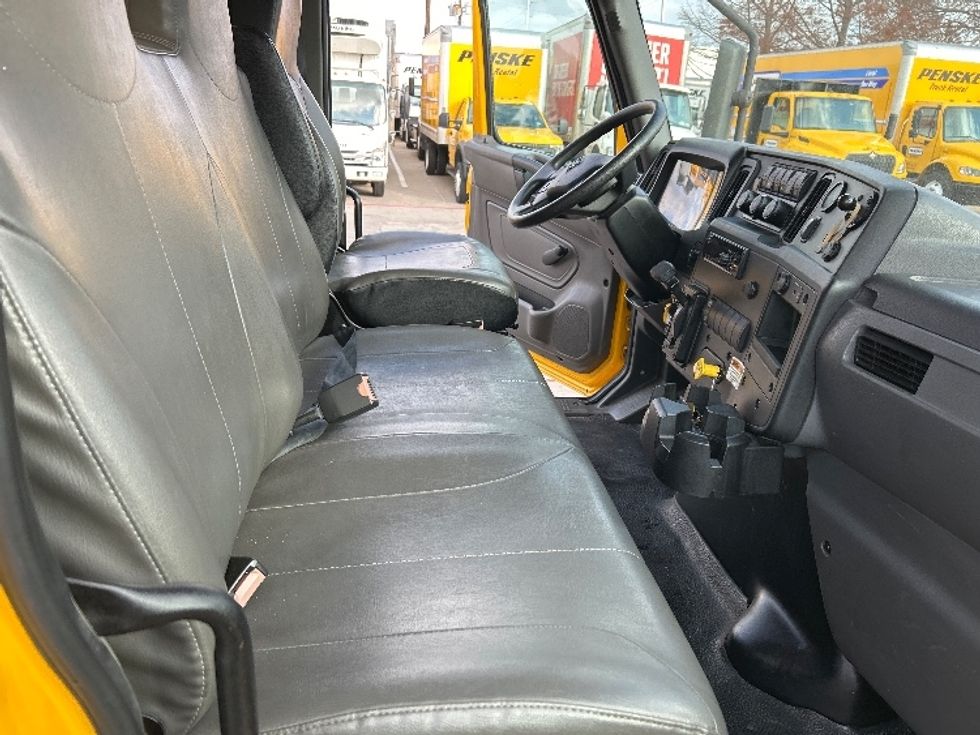 Medium Duty Box Truck-Light and Medium Duty Trucks-International-2021-MV607-Garland-TX-200,069\n\t\tmiles-$ 42,250 - Image 22