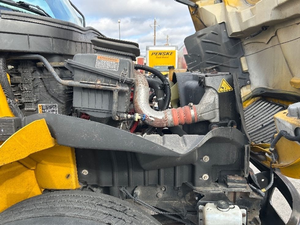 Medium Duty Box Truck-Light and Medium Duty Trucks-International-2021-MV607-Garland-TX-200,069\n\t\tmiles-$ 42,250 - Image 23