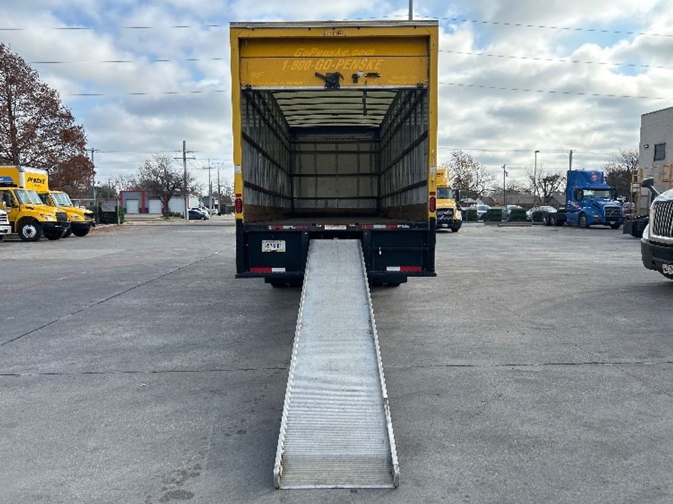 Medium Duty Box Truck-Light and Medium Duty Trucks-International-2021-MV607-Garland-TX-200,069\n\t\tmiles-$ 42,250 - Image 9