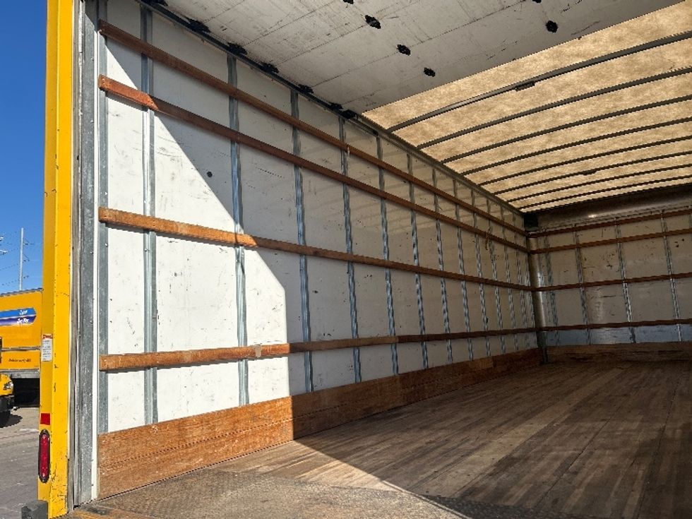 Medium Duty Box Truck-Light and Medium Duty Trucks-International-2021-MV607-Garland-TX-200,080\n\t\tmiles-$ 42,250 - Image 11