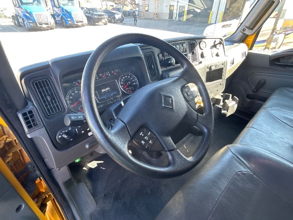 Medium Duty Box Truck-Light and Medium Duty Trucks-International-2021-MV607-Garland-TX-200,080\n\t\tmiles-$ 42,250 - Image 17