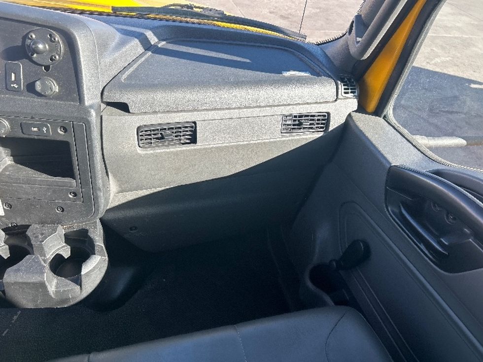 Medium Duty Box Truck-Light and Medium Duty Trucks-International-2021-MV607-Garland-TX-200,080\n\t\tmiles-$ 42,250 - Image 21