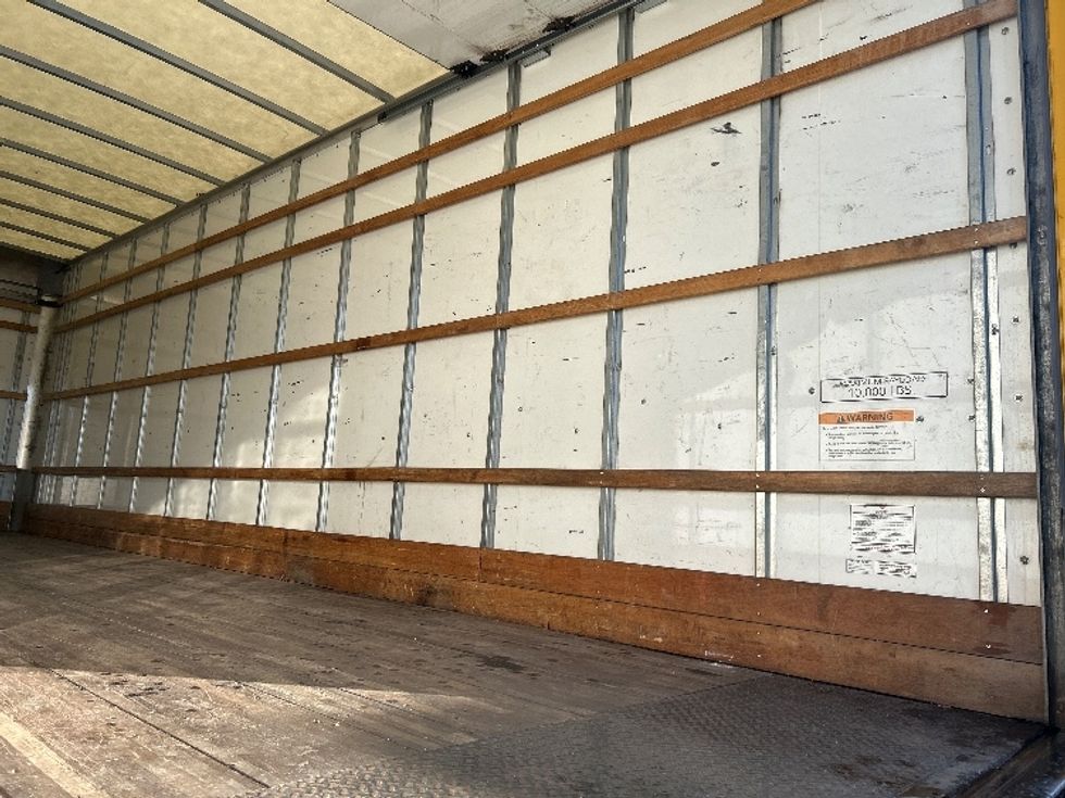 Medium Duty Box Truck-Light and Medium Duty Trucks-International-2021-MV607-Garland-TX-211,889\n\t\tmiles-$ 37,000 - Image 12