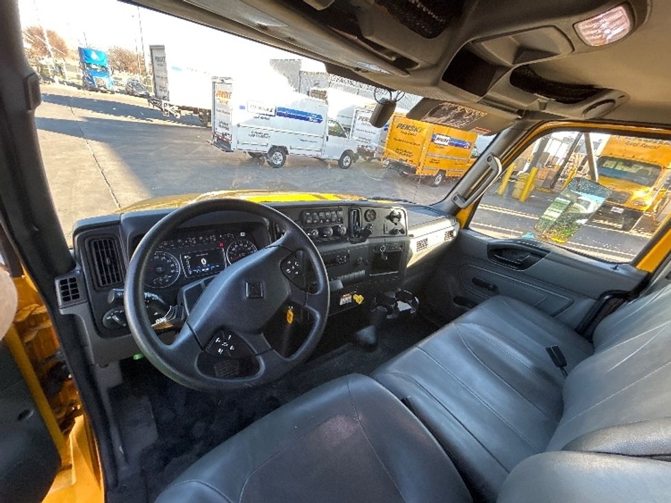 Medium Duty Box Truck-Light and Medium Duty Trucks-International-2021-MV607-Garland-TX-211,889\n\t\tmiles-$ 37,000 - Image 17